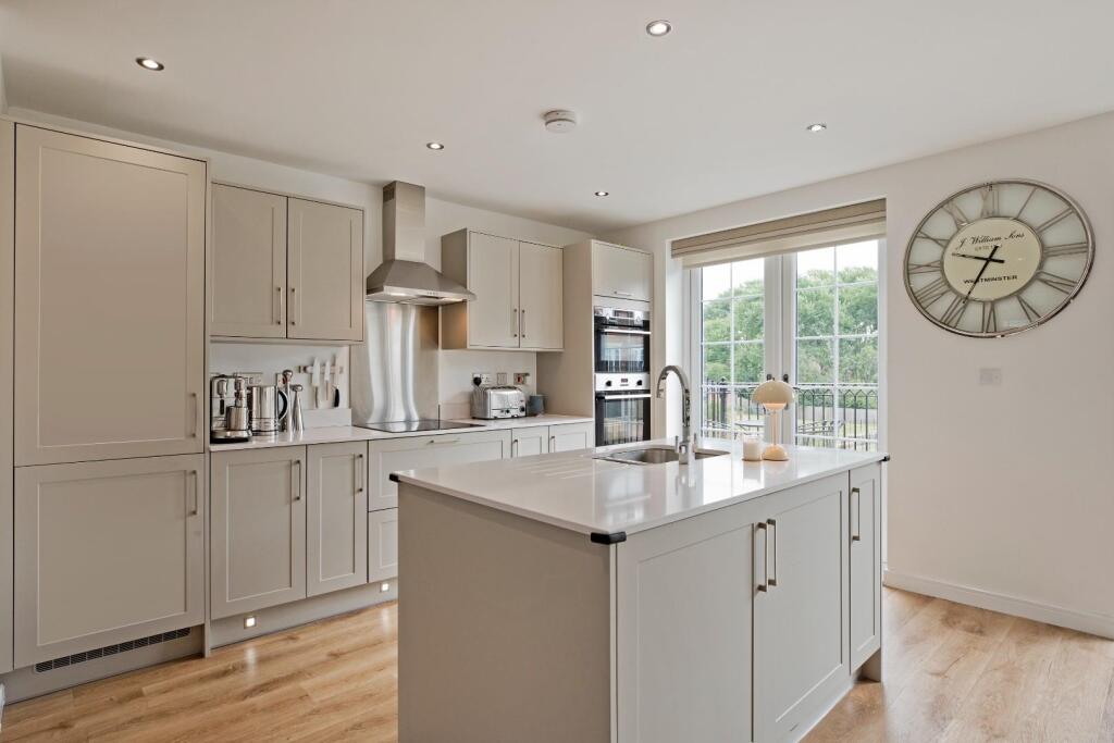 House in Bradford, St John's View, Menston - View 3