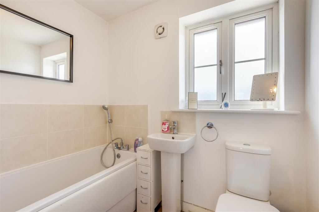 House in Maidstone, Coxheath - More