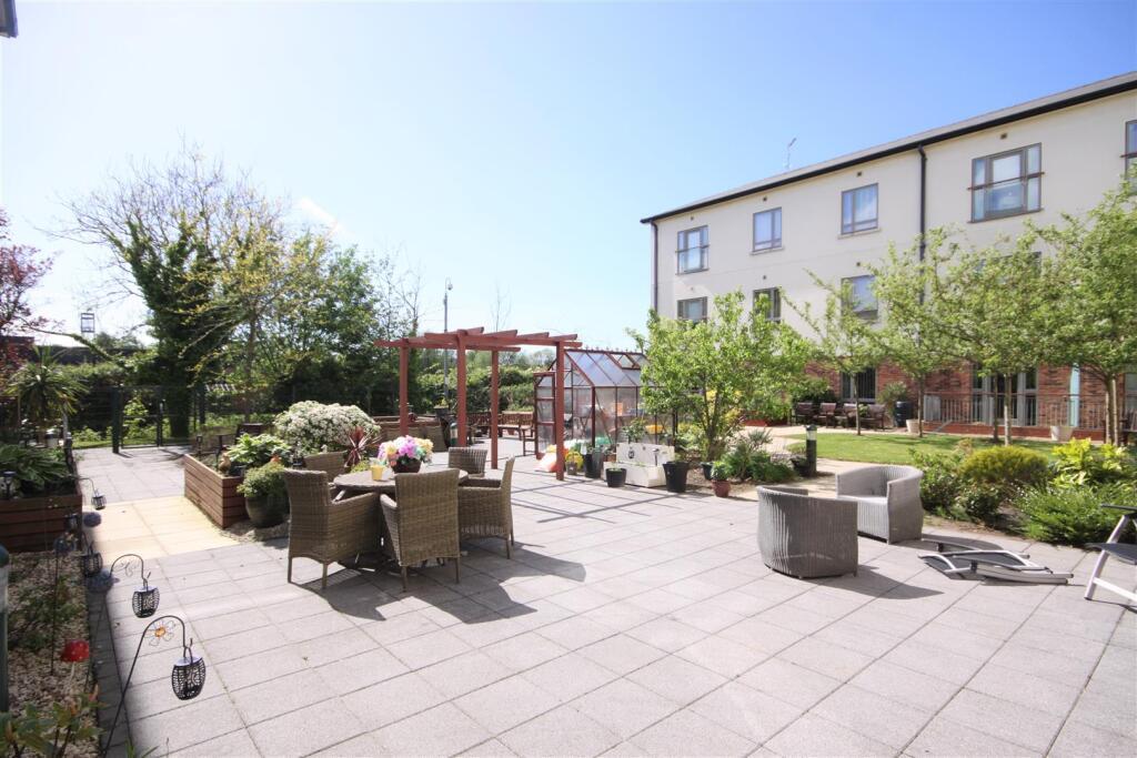 1-bed flat on Brookside, Aughton Street, Ormskirk, £30,000
