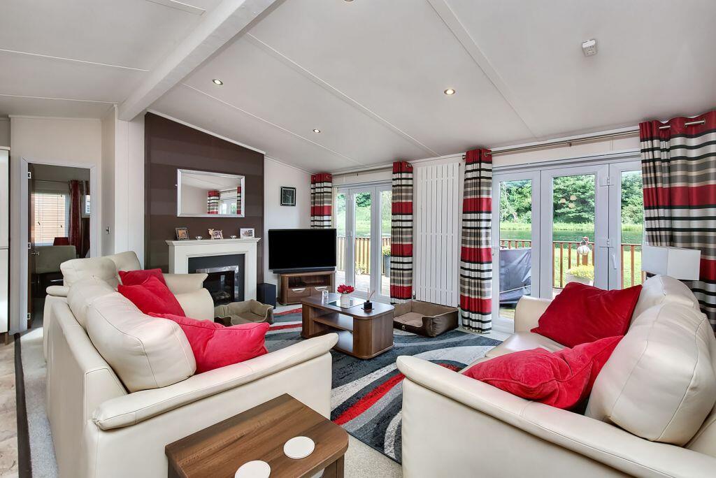 18 Lakeside The Glen, Thurston Manor, EH42 1SA photo 2