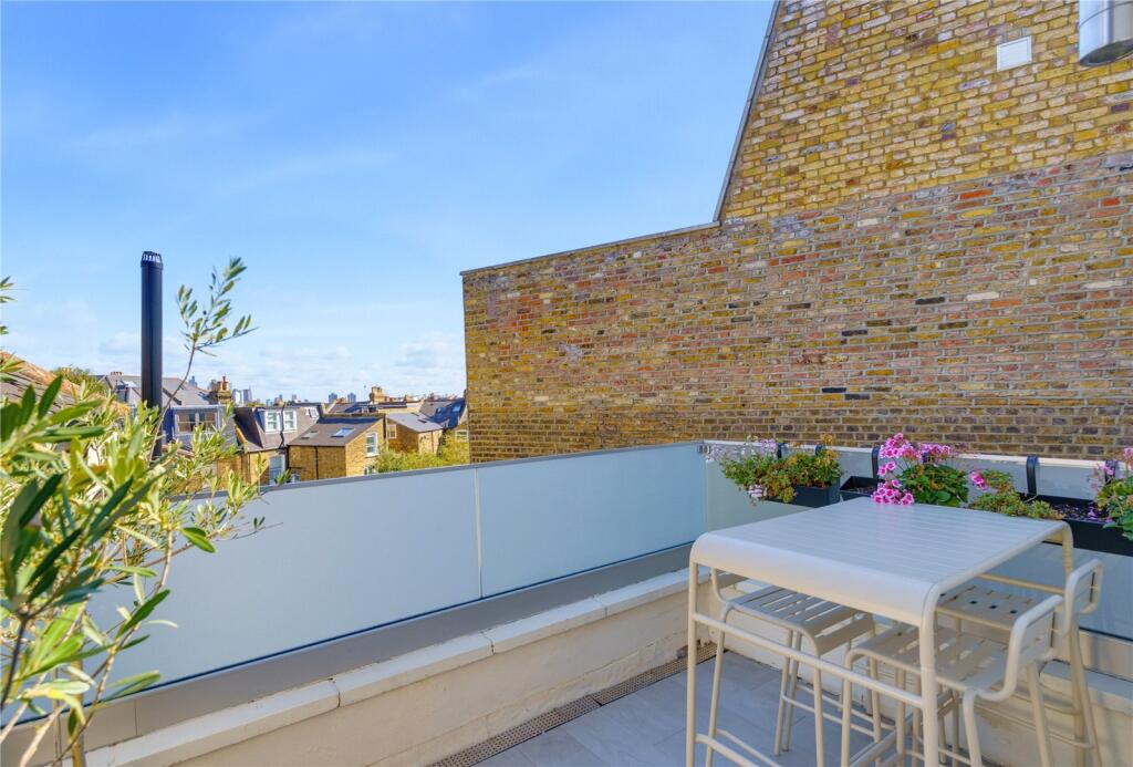 Apartment in London, Clapham Junction - View 3