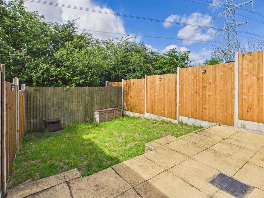 House in Nuneaton and Bedworth, Warwickshire - View 3