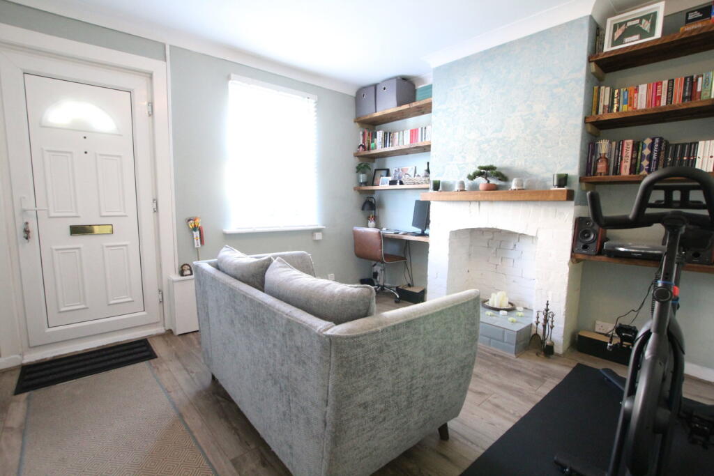 House in Sandy, Central Bedfordshire - More