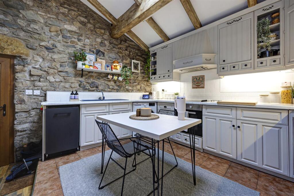 Ingle Byre Cottage, Stainforth photo 3