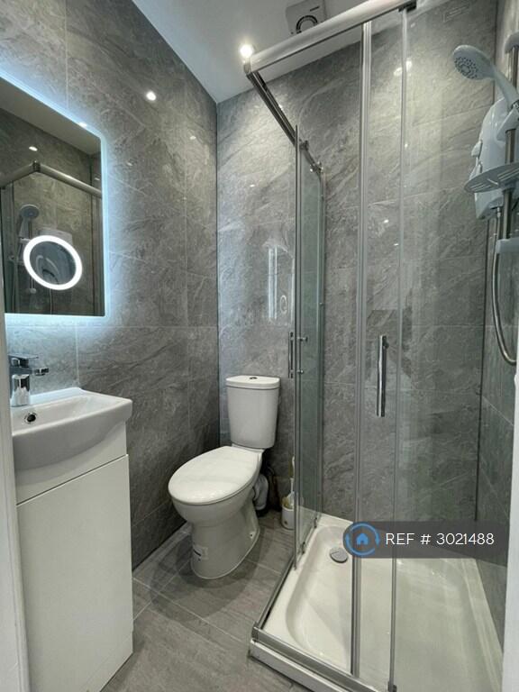 Apartment in Harrow - More