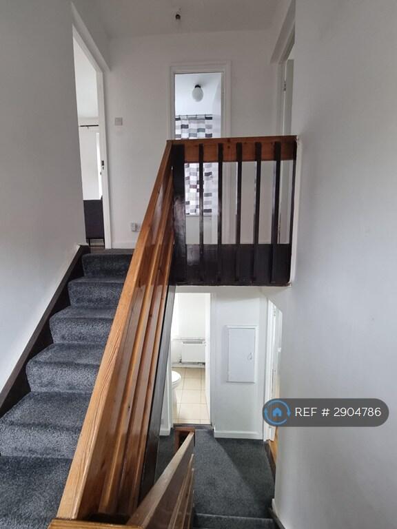 2 bedroom semi-detached house for rent