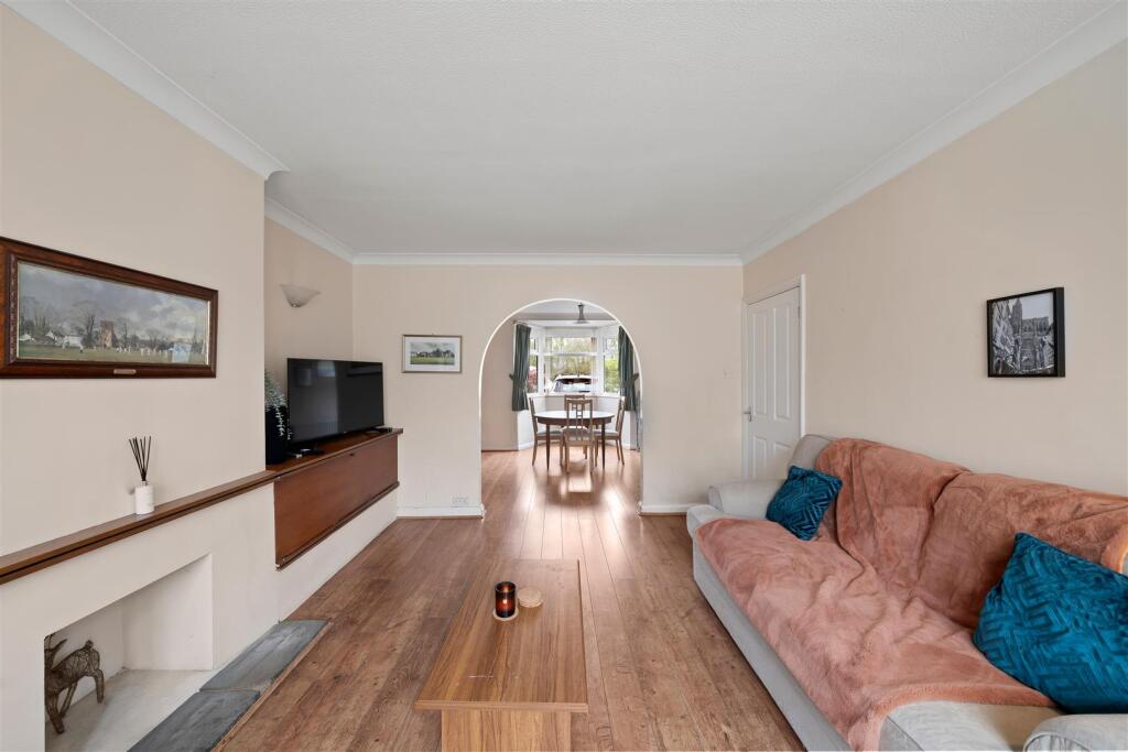 House in London, Mitcham - View 4