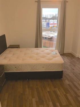 Apartment in Romford - View 5