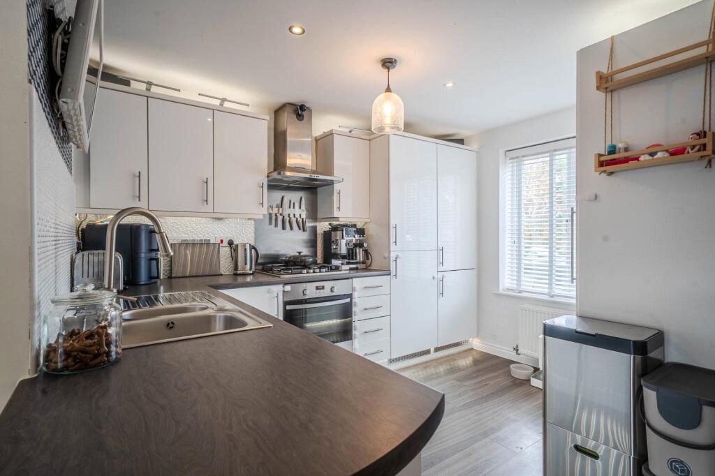 House in Milton Keynes, Newton Leys, Bletchley and Fenny Stratford - View 4