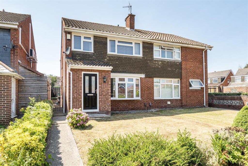 3-bed semi-detached on Rowberrow, Whitchurch, Bristol, £325,000
