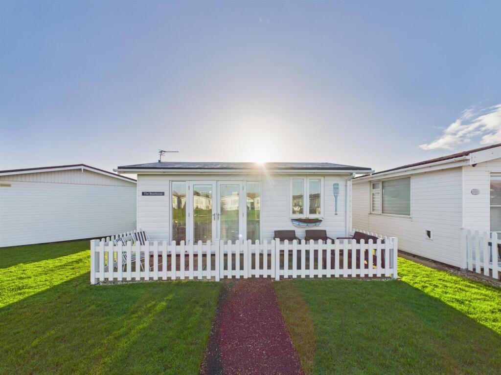 Main image of property: Seaholme Road, Mablethorpe