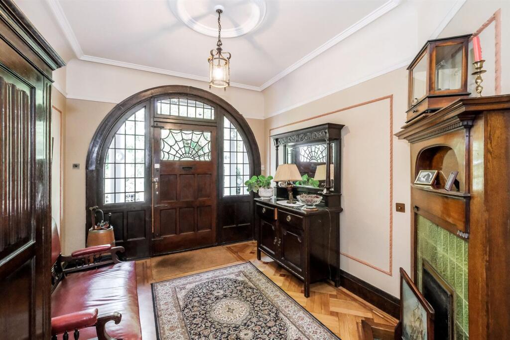 House in London - View 5