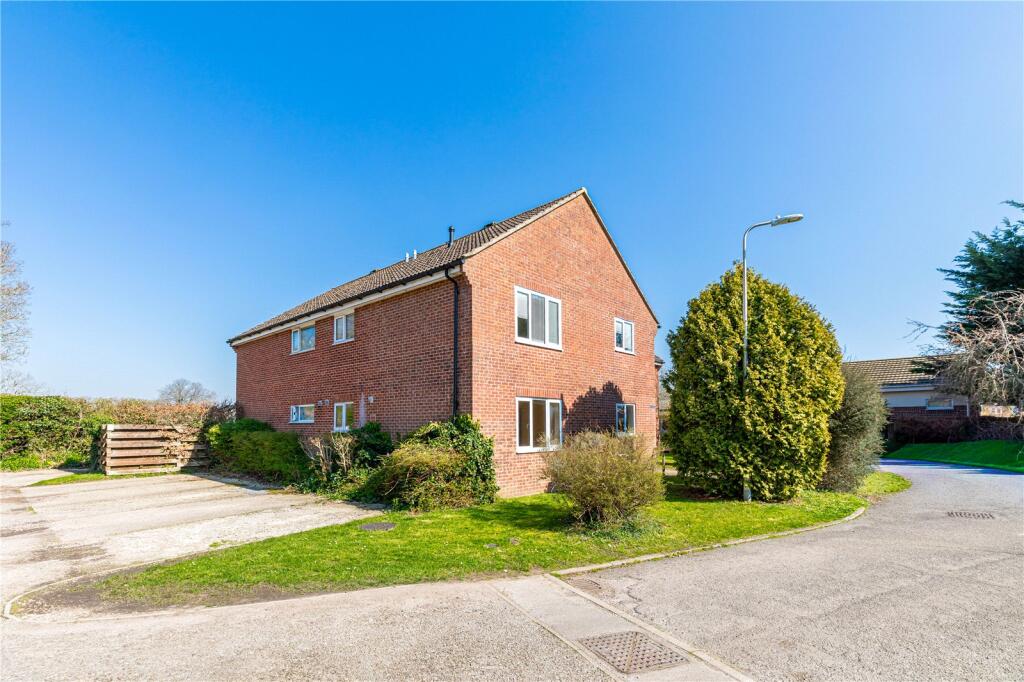 The Hampdens, Glendale Avenue, Newbury, Berkshire, RG14 photo 3