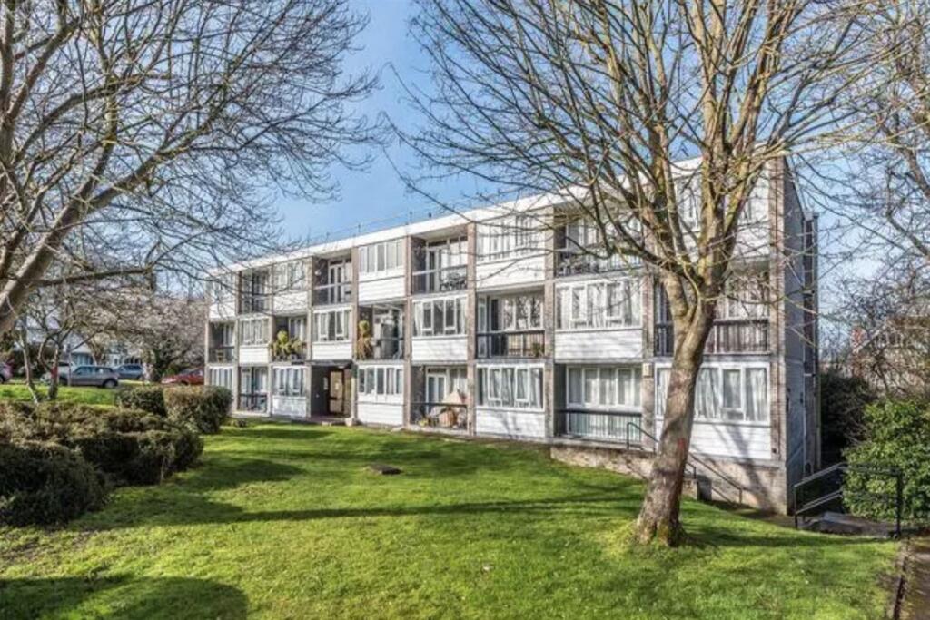 Main image of property: Ashbourne Court, Ashbourne Close, North Finchley, N12