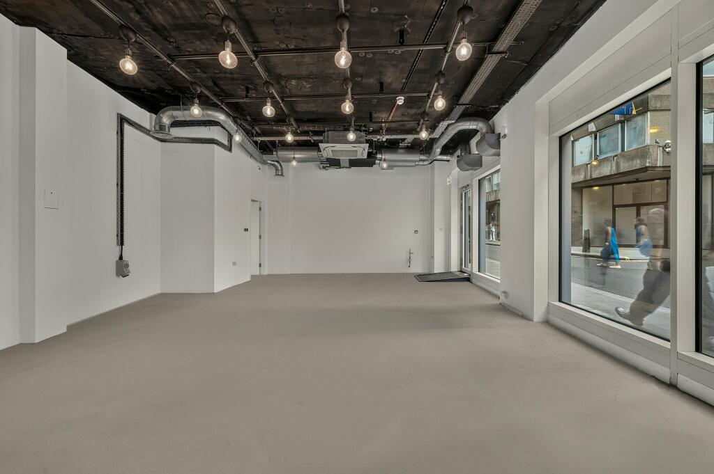 hall 7.jpg