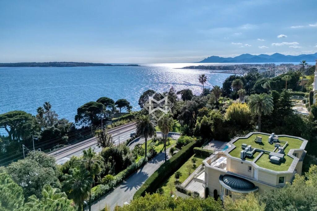 Main image of property: Provence-Alps-Cote d`Azur, Alpes-Maritimes, Cannes