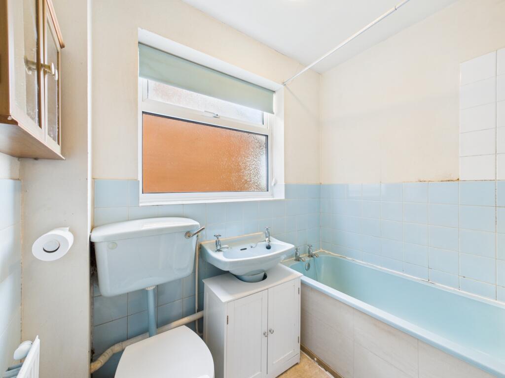 Birkdale Close, Links View, NN2 7PD photo 4