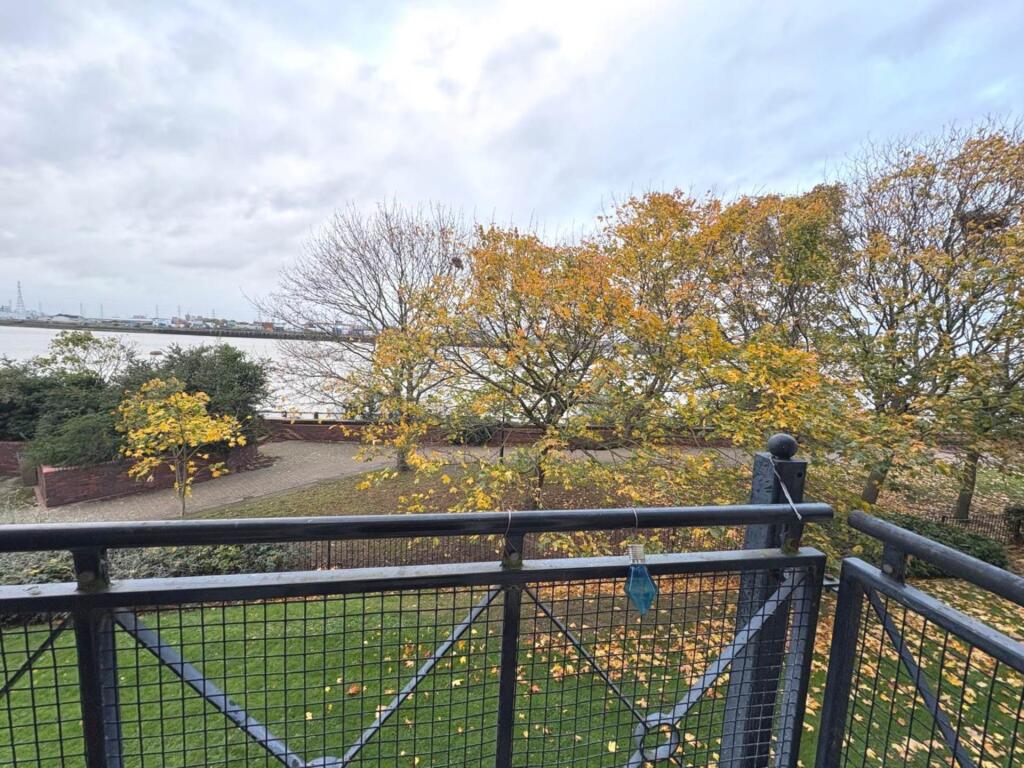 Greenhaven Drive, Thamesmead, SE28 8FU photo 4