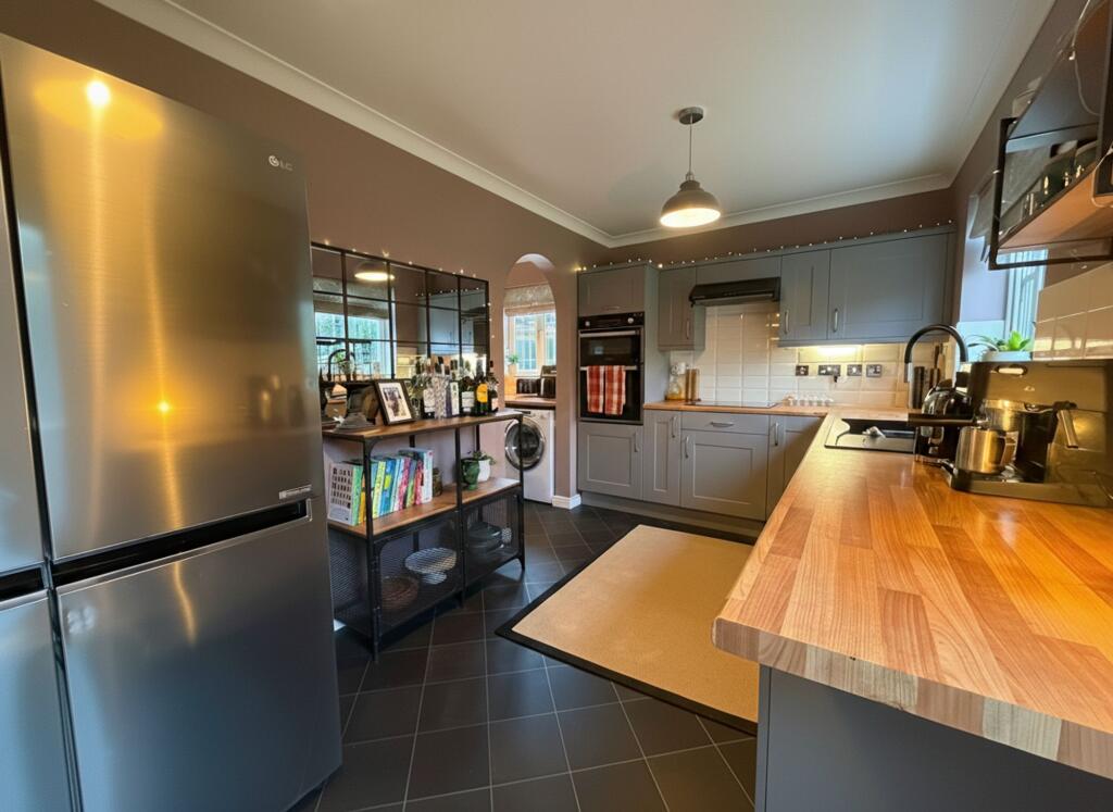 House in South Kesteven, Belton and Manthorpe - View 2