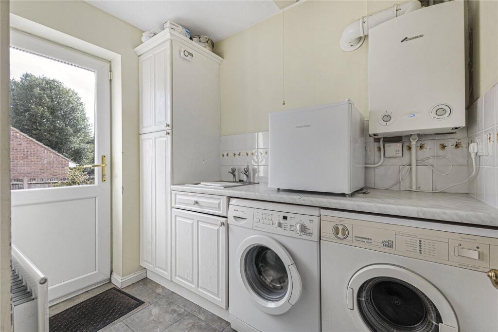 House in Gillingham, Medway - View 5