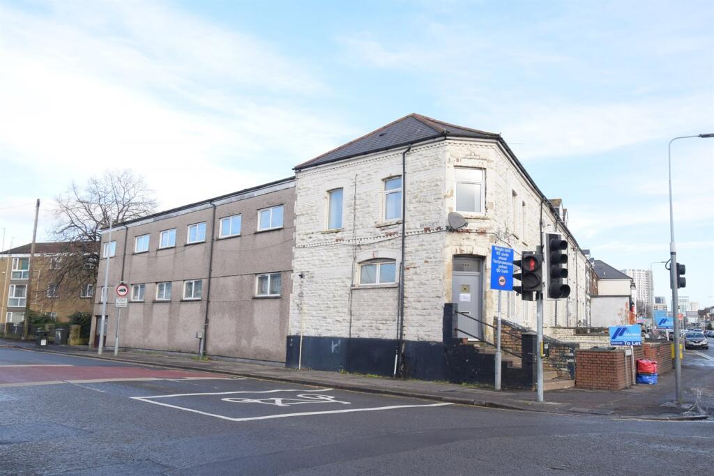 Main image of property: Flat 3, 190 Penarth Road, Cardiff