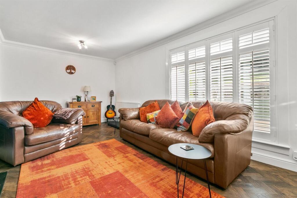 Garshake Avenue, Dumbarton, G82 3LD photo 2