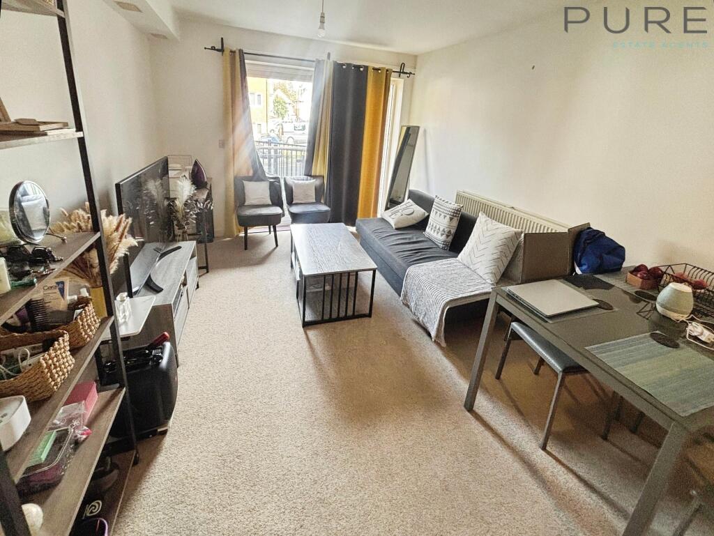 Apartment in Southampton, Hollybrook - View 2