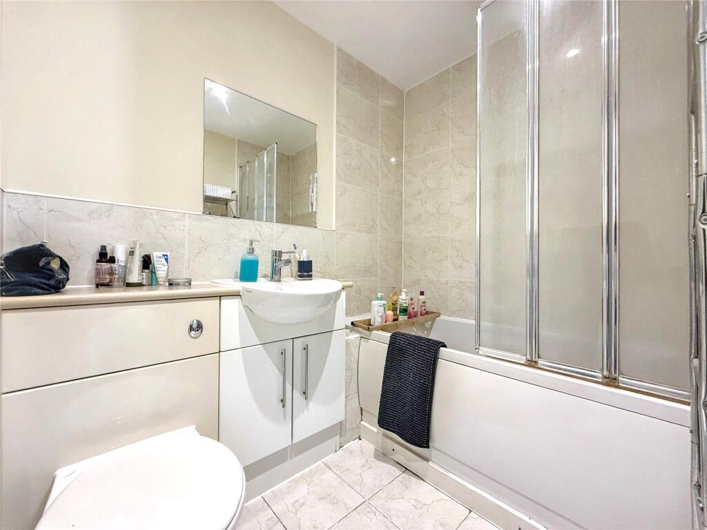 Apartment in London - More
