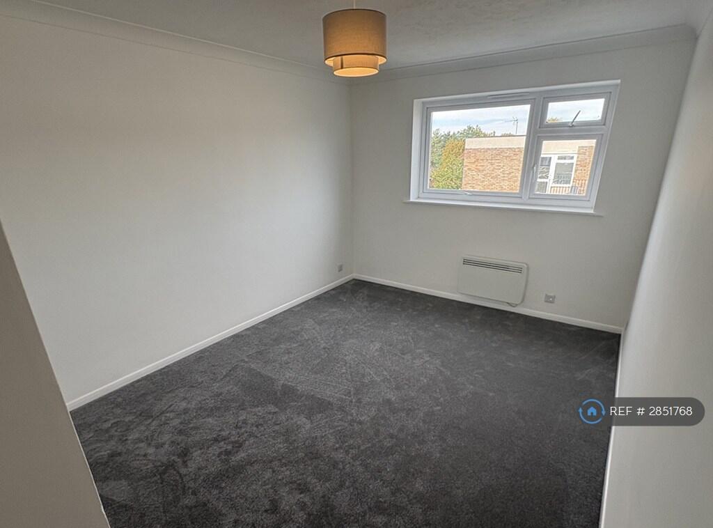 Apartment in Guildford - View 5