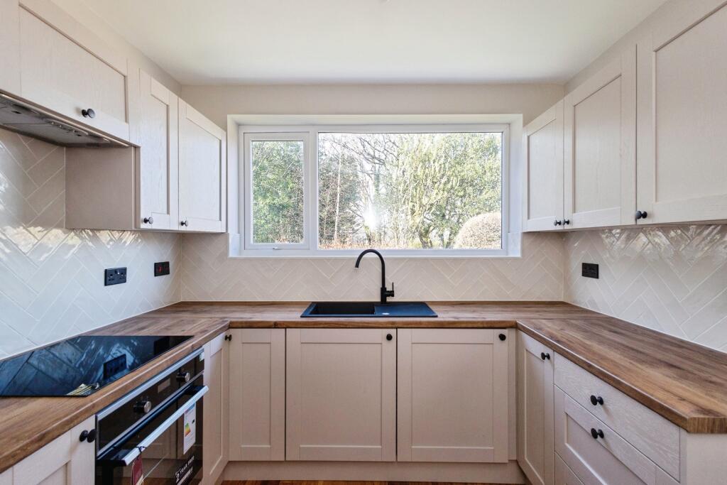 Main image of property: Richmond Close, Mossley, Ashton-under-Lyne, Greater Manchester, OL5