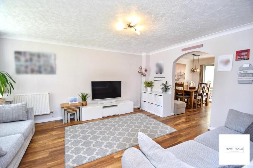 House in Eastbourne, Hampden Park - View 2