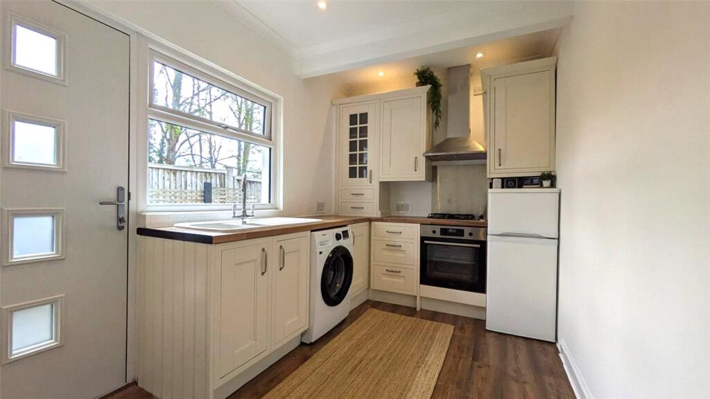 Main image of property: Waltham Road, Twyford, Reading, Berkshire, RG10
