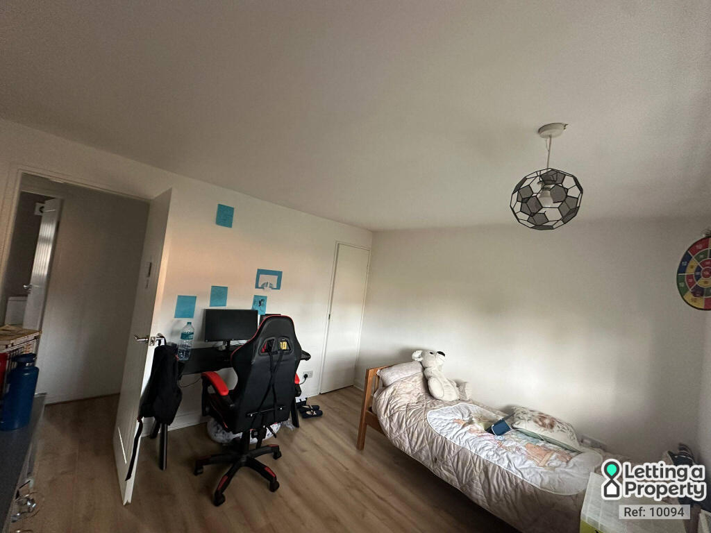 Apartment in Northampton - View 4