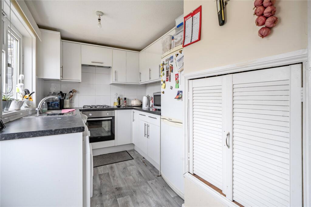 Blenheim Drive, Bicester - More