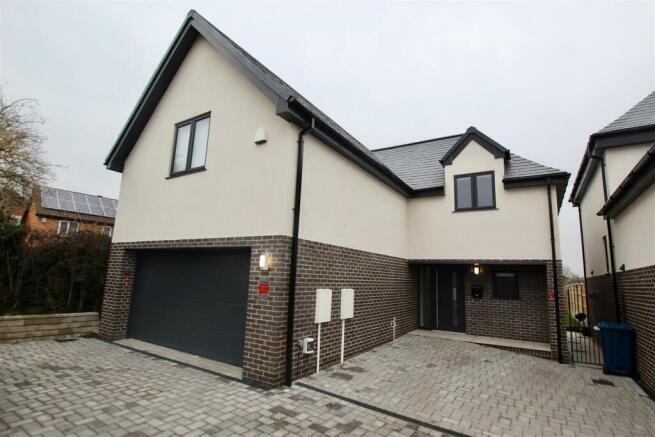 Main image of property: Richardson Gardens, West Bridgford, Nottingham, Nottinghamshire, NG2