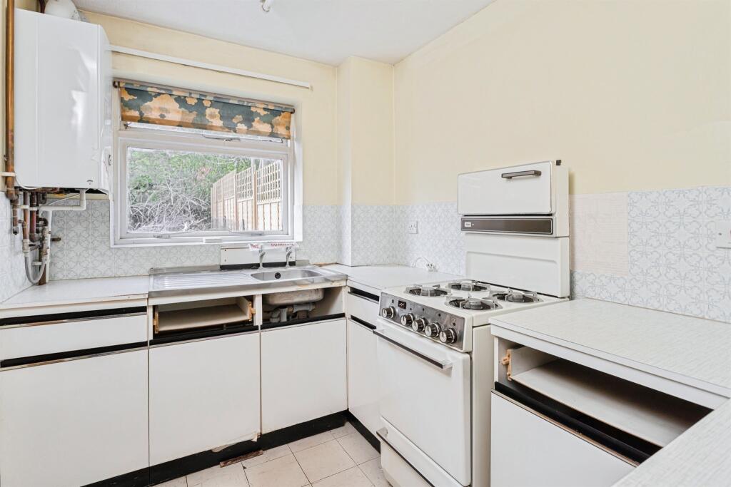 House in Mid Sussex, Haywards Heath - View 4