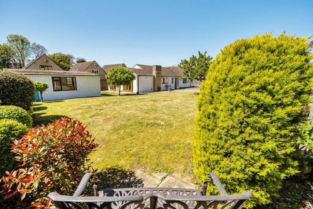 Main image of property: Shilton Road, Carterton, Oxfordshire, OX18