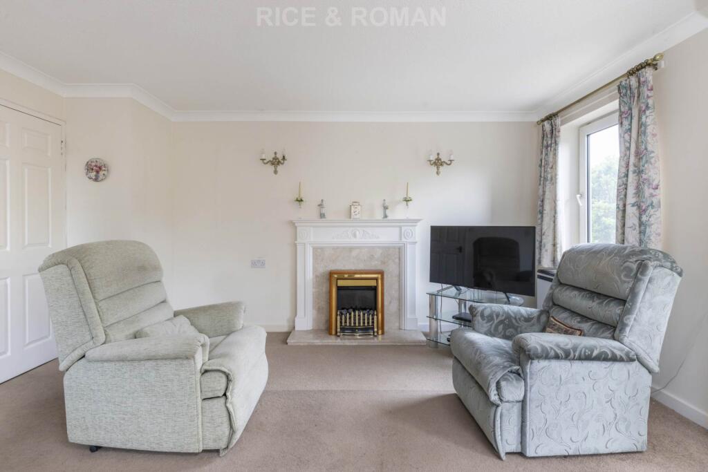 Salisbury Road, Worcester Park photo 3