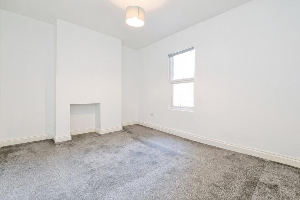 Apartment in London, South Woodford - View 5