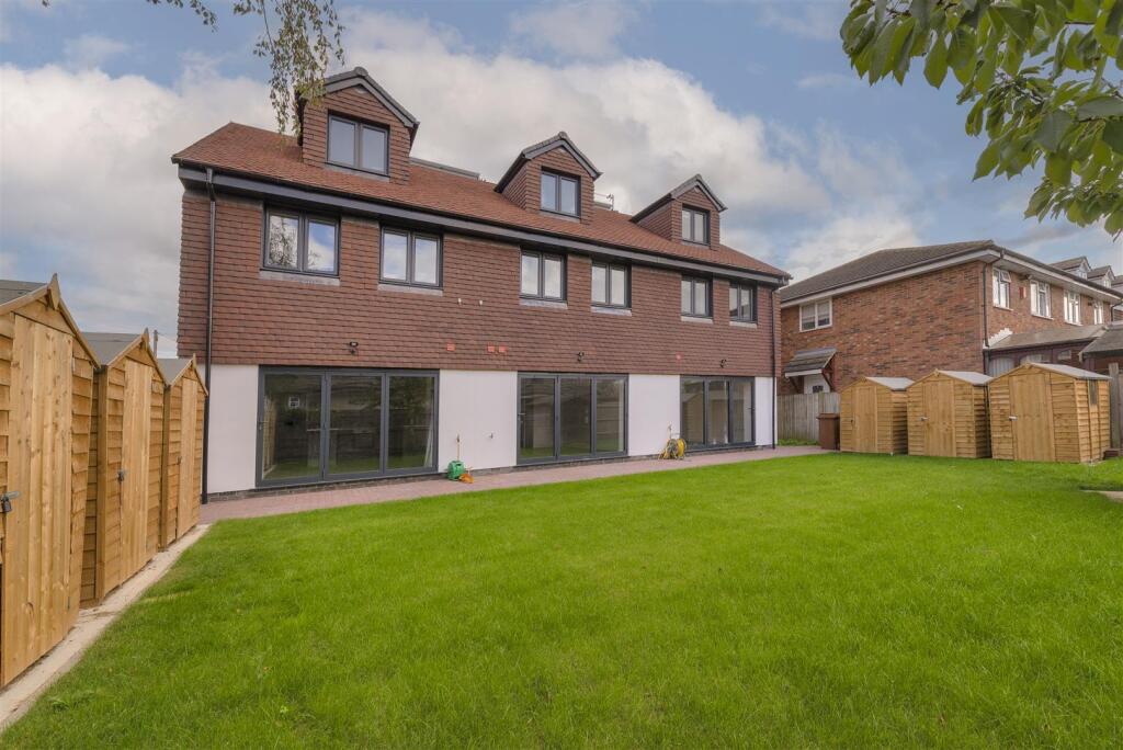 Main image of property: Old Kent Road, Paddock Wood, Tonbridge