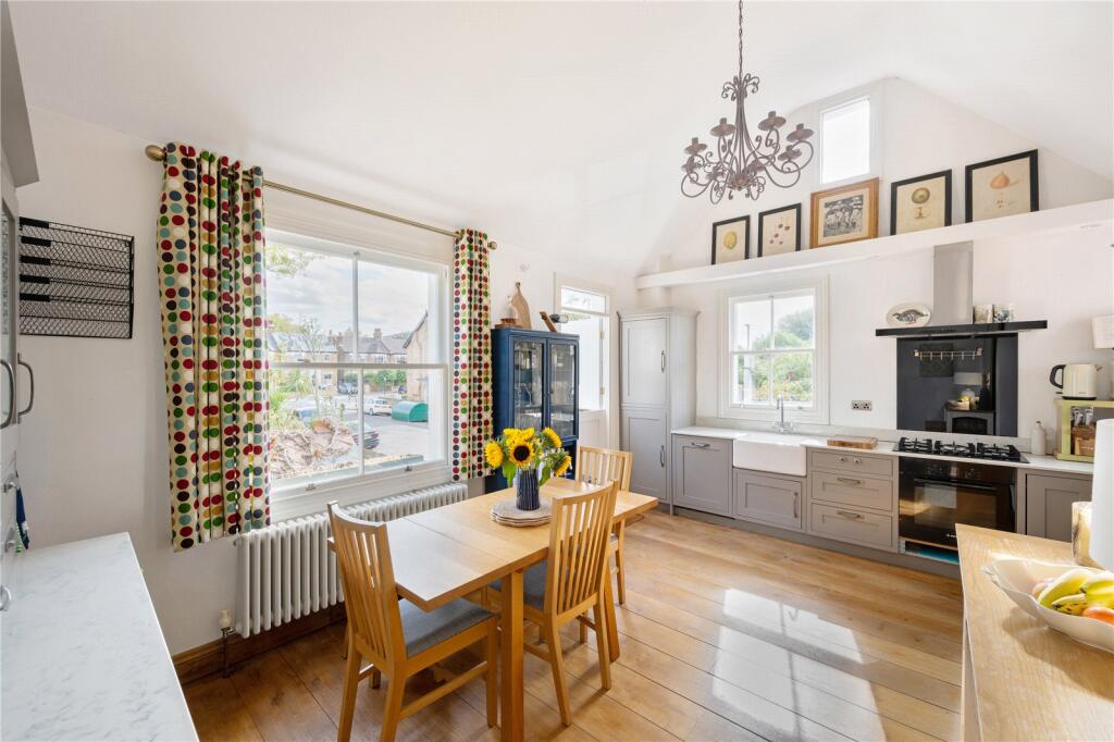 Apartment in London - View 3