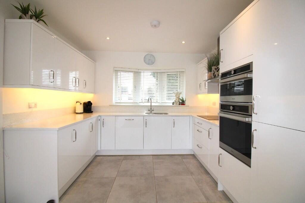 House in Stevenage, Old Town - View 6