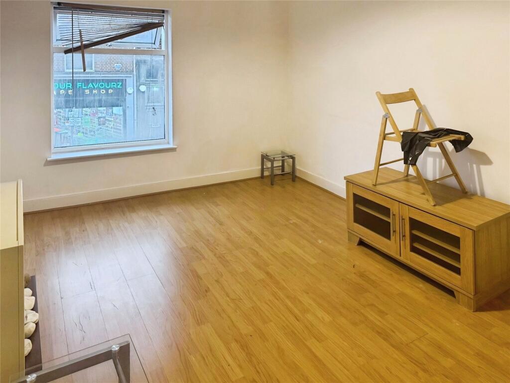 Apartment in Sandwell, Plant's Green - View 5