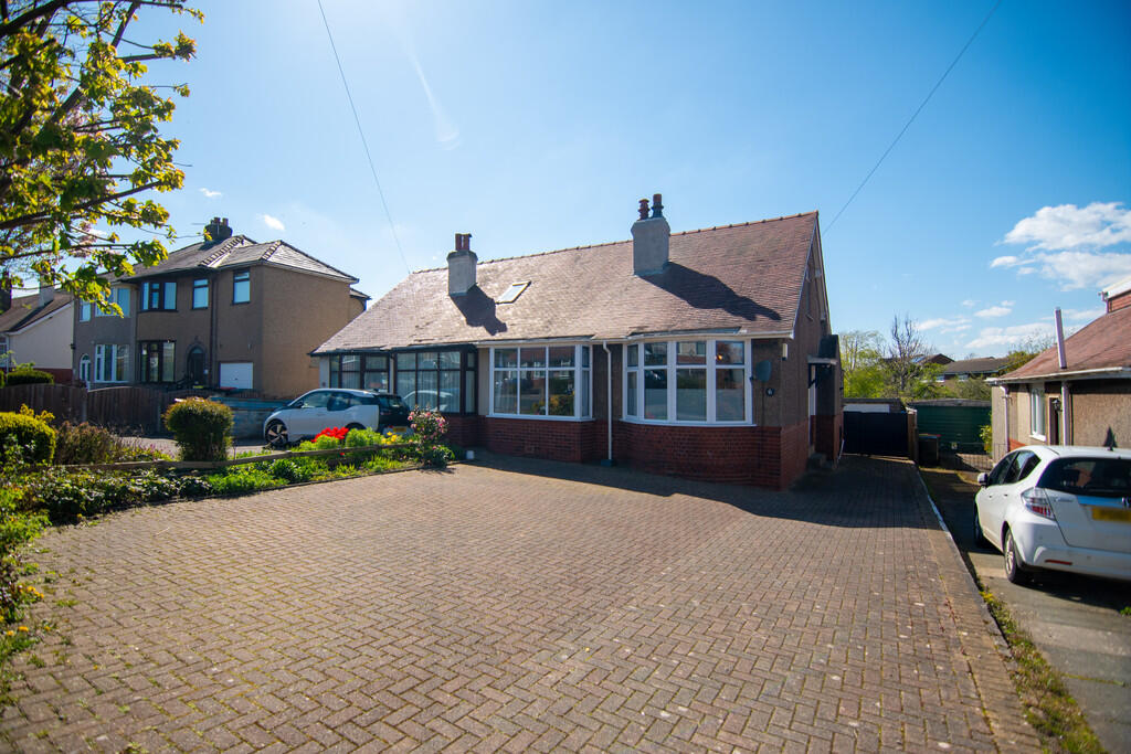 Main image of property: 6 Slyne Road, Bolton Le Sands, Carnforth, LA5 8BQ