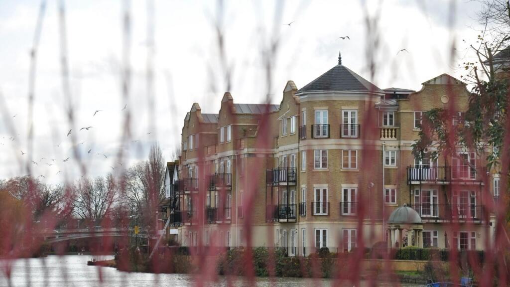 Apartment in Reading - View 3