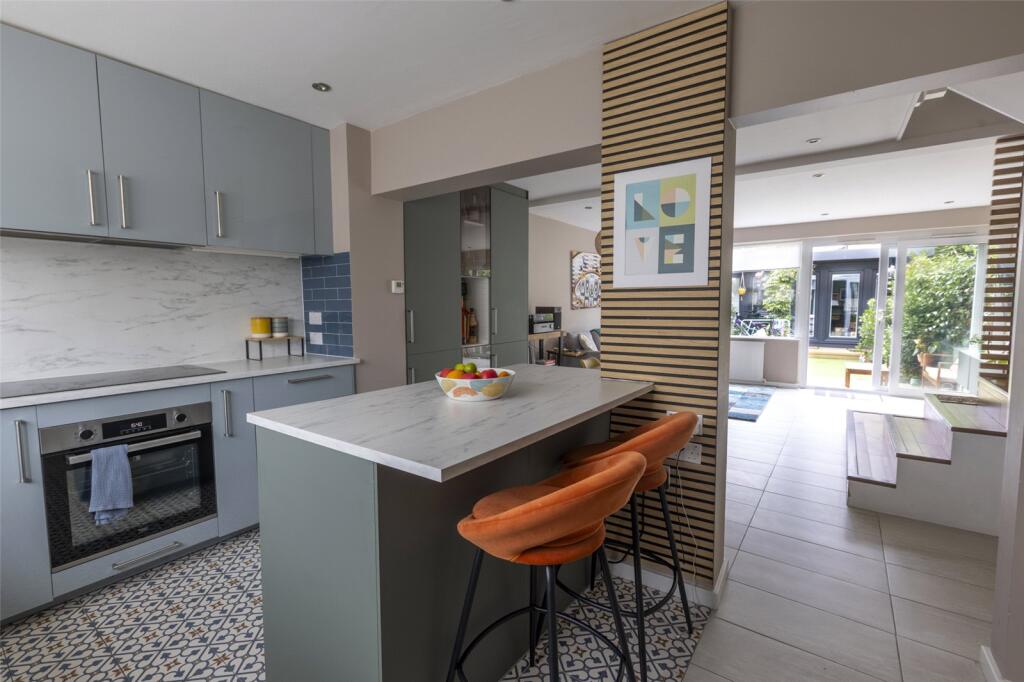 House in Runnymede, Egham - View 4