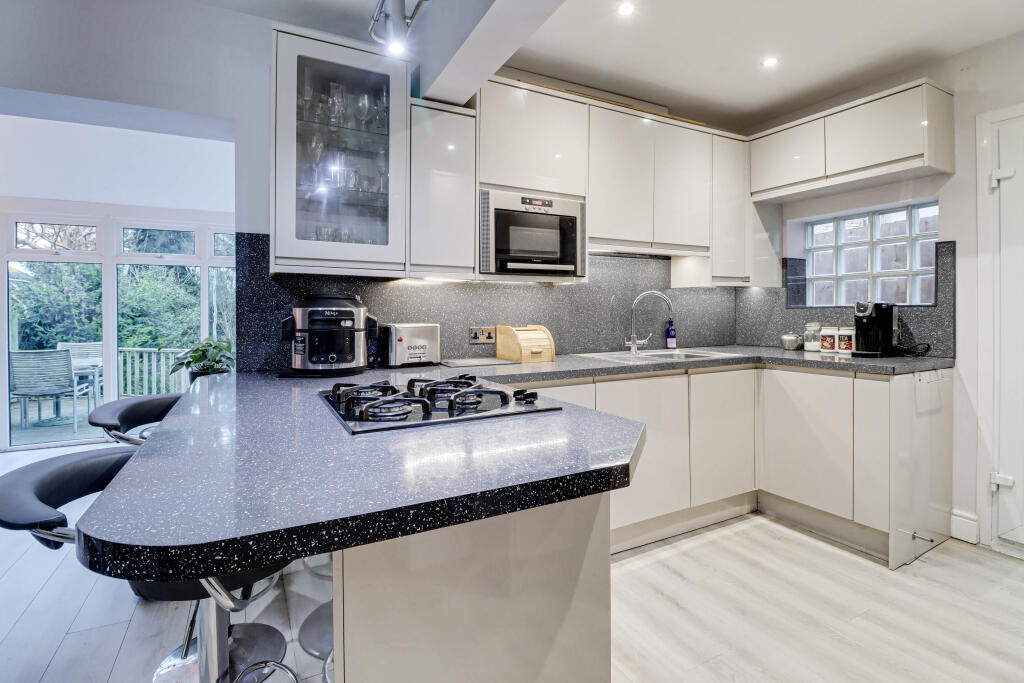 Barnfield Road, Harpenden, AL5 photo 4