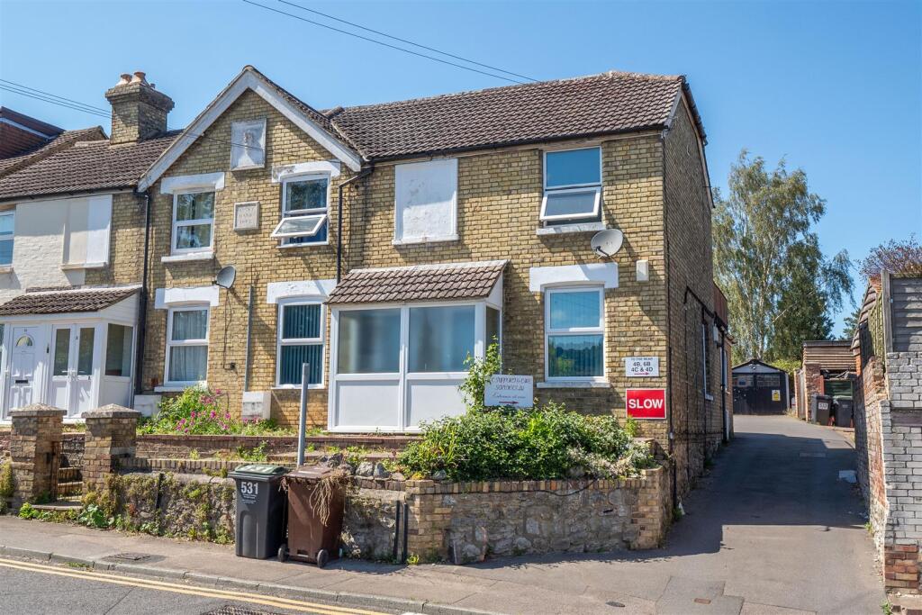 Main image of property: 4-6 New Road, Ditton