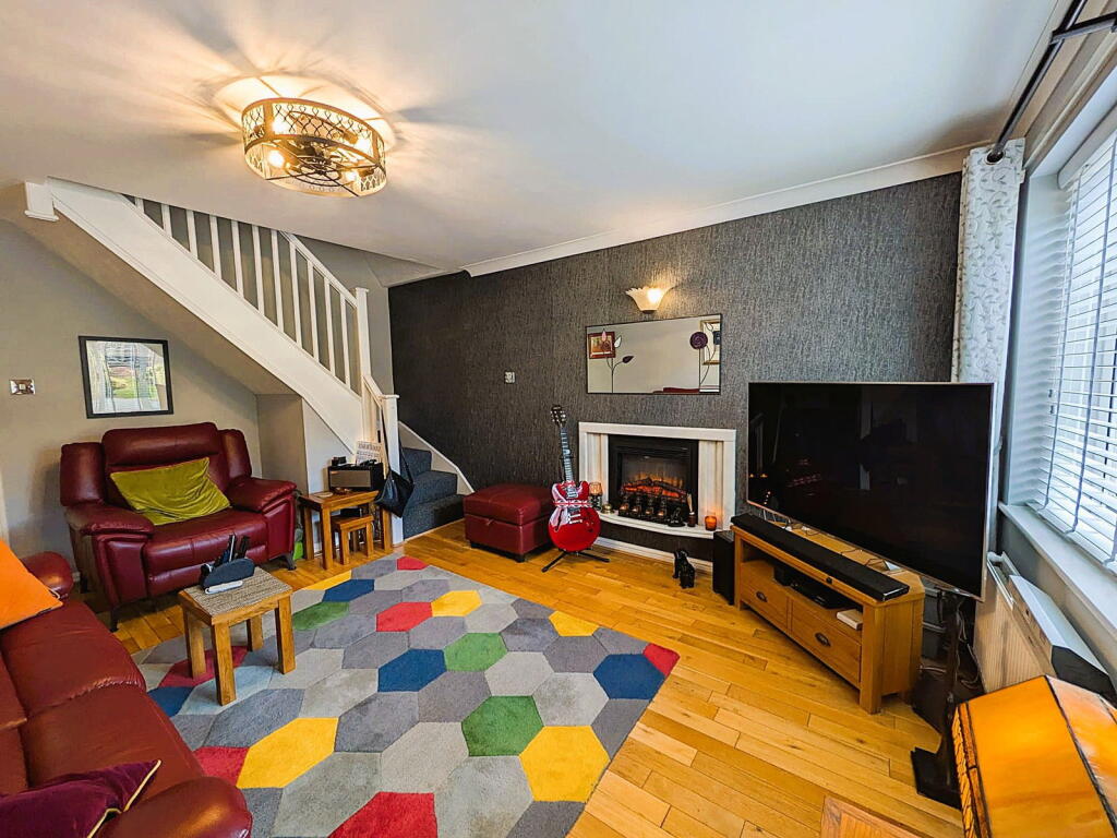 House in Oldham, Greater Manchester - View 4