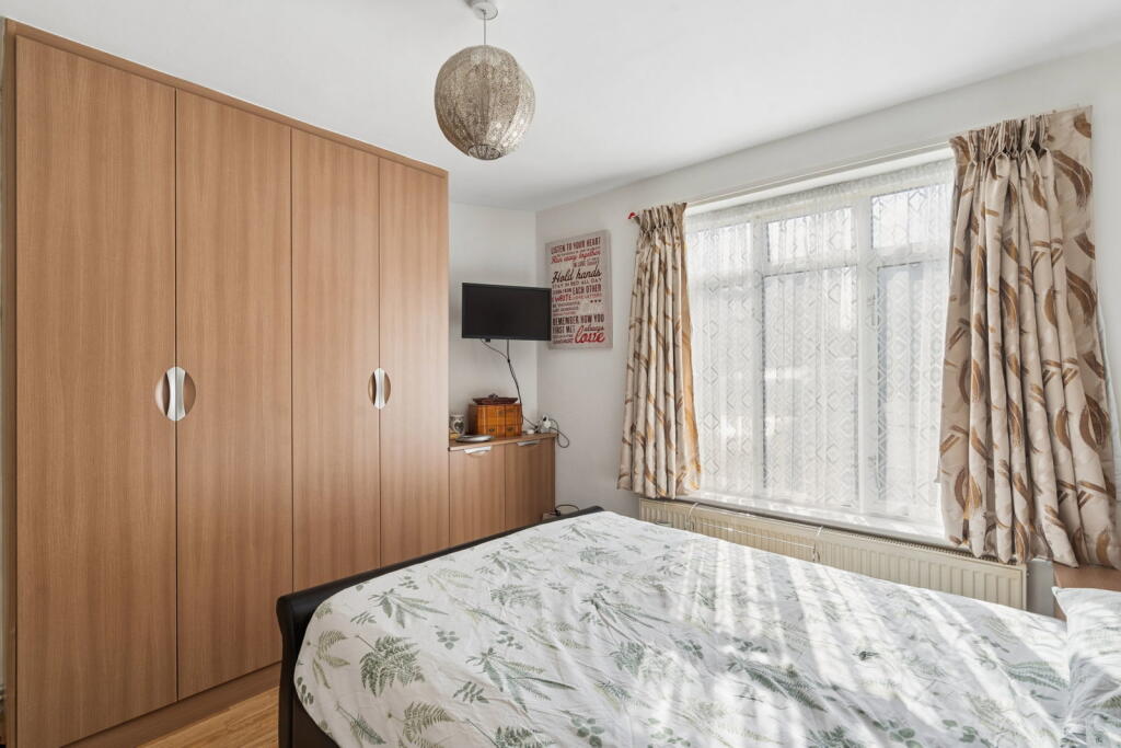 Apartment in Harrow - More